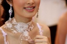 新沂人妖皇后(中国富豪娶人妖皇后)