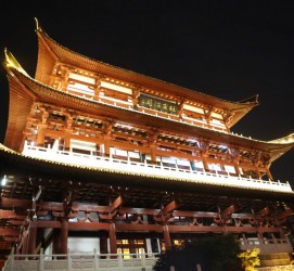 新沂长沙旅游攻略(长沙旅游攻略景点必去长沙美食街)