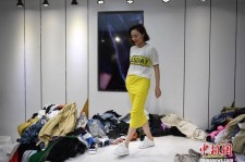 新沂兼职模特试衣服(兼职做试衣模特好吗)