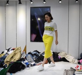 新沂兼职模特试衣服(兼职做试衣模特好吗)