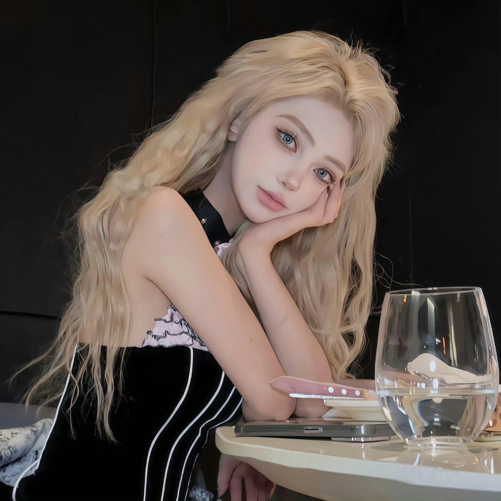 新沂伴游女生晨露的资料