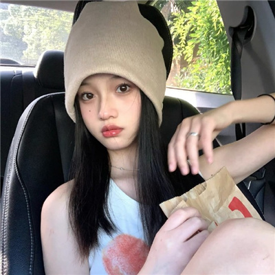 新沂伴游女生乙傲薇的资料