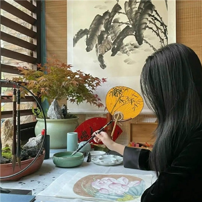 新沂伴游女生源又菡的资料